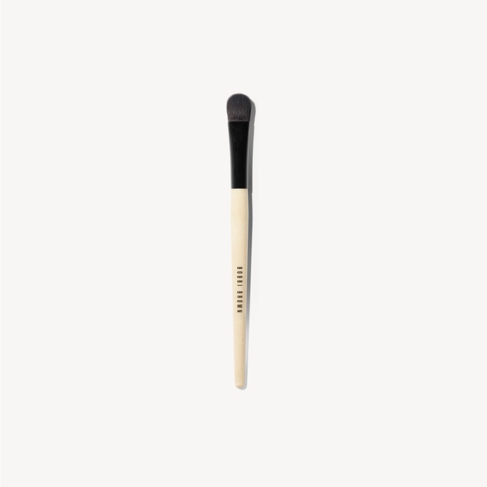Bobbi Brown eyesweep brush